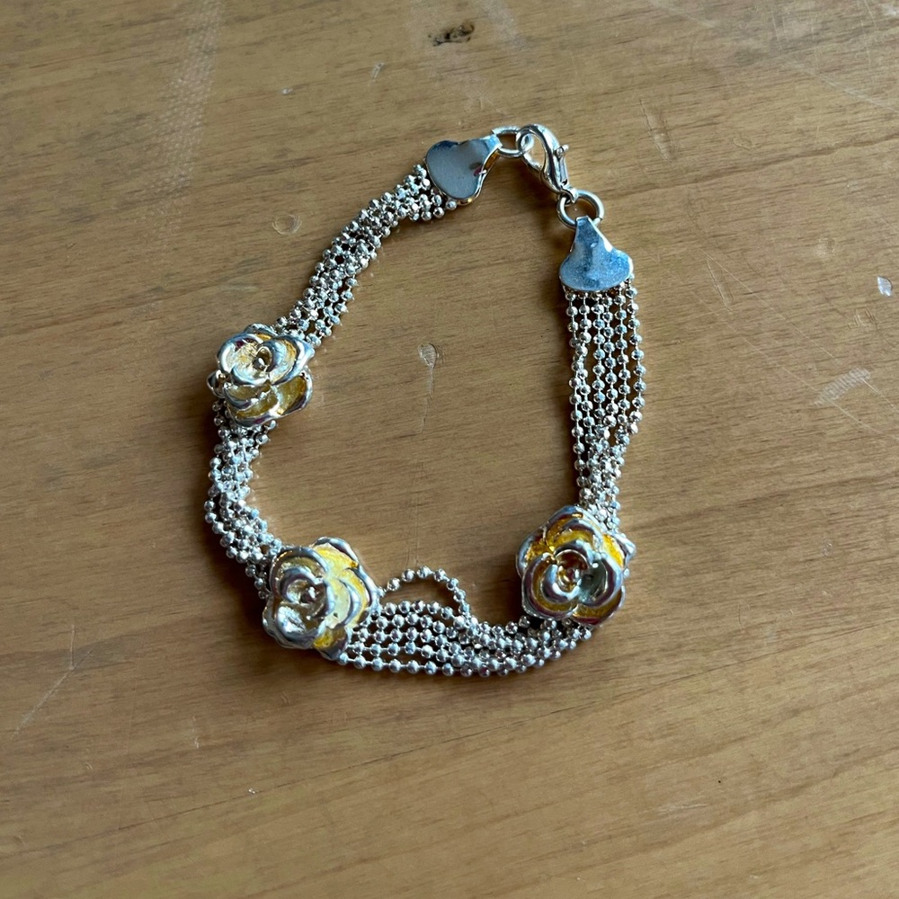 Layered Chain bracelet  in silver with rose details with clasp